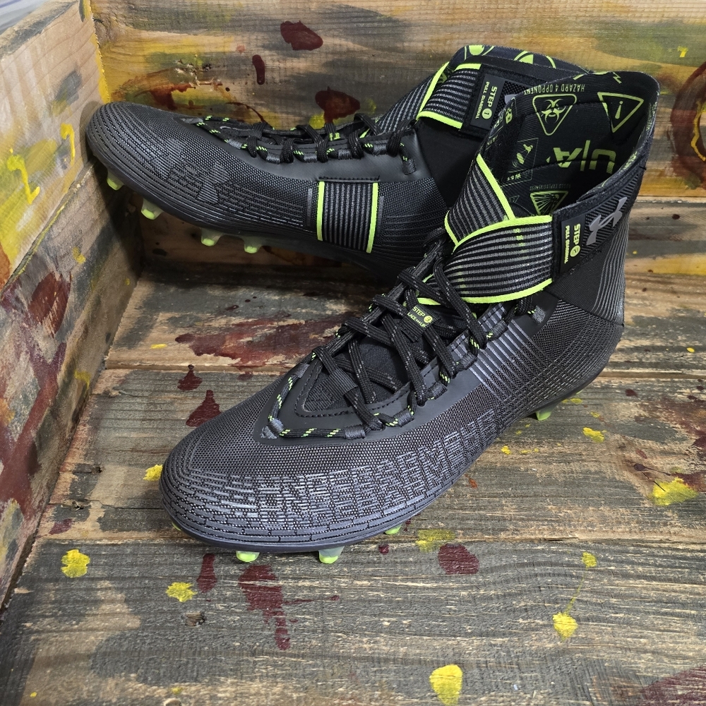 Men Under‎ Armour athletic Football cleats size 12.5 like new. Used one time.